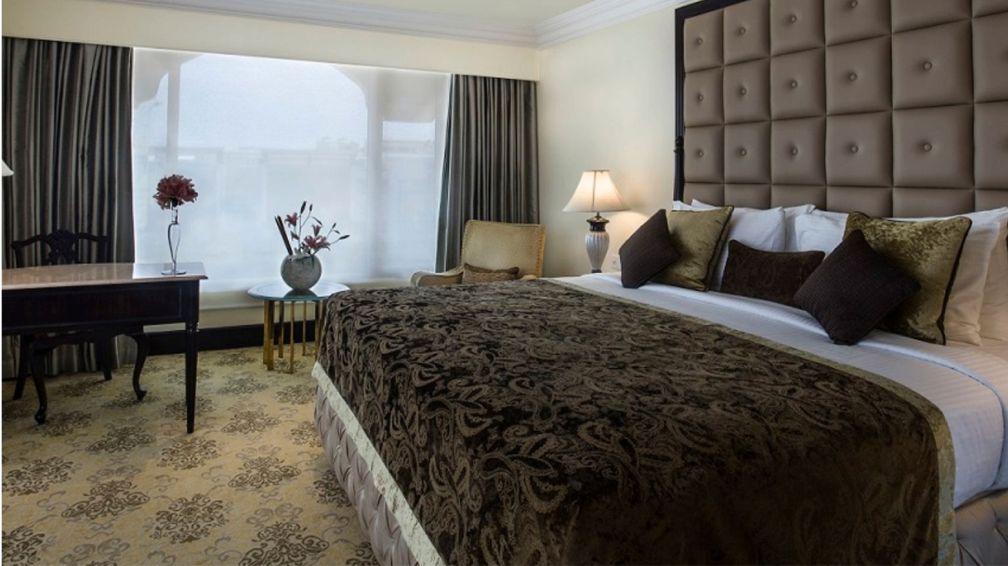 DELUXE SUITE