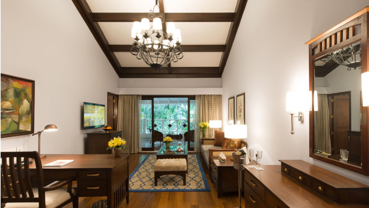 LUXURY SUITE - 1 BEDROOM GARDEN VIEW