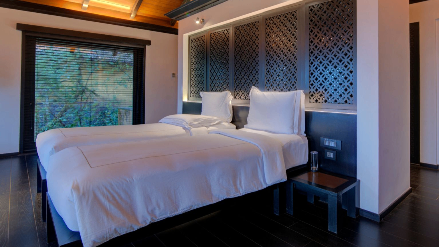 TWO BEDROOM FAMILY COTTAGE QUEEN & TWIN BED