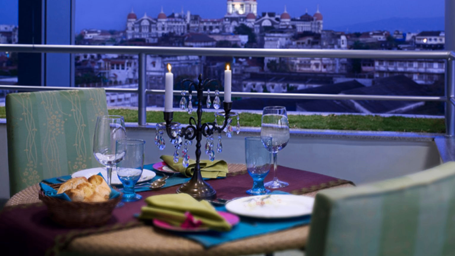 FOUR BEDROOM PENTHOUSE APARTMENT