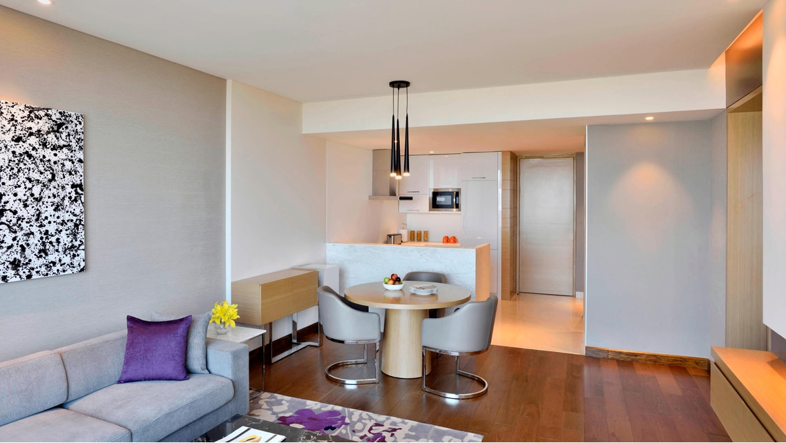 1 Bedroom Apartment, 1 King, City view