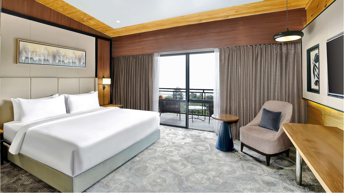 Superior Room with Balcony