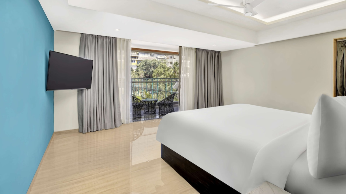 Junior Suite – Pool View