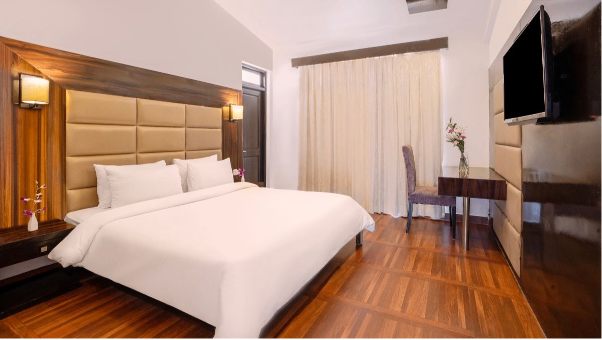 GOA CLASSIC POOL VIEW ROOM WITH BALCONY