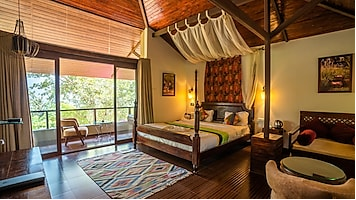 Bougainville Cottage with Balcony