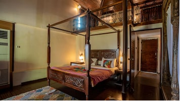 Maharaja Dormitory with Balcony