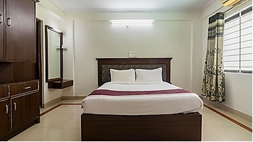 SUITE DELUXE POOL VIEW