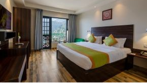 Valley View Classic Room With Balcony