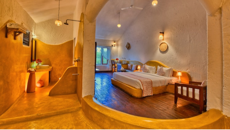 Neer with Indoor Pool