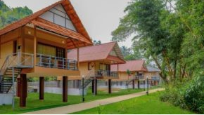 Garden View Premier Cottage With Balcony