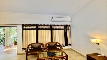 Deluxe Pine Nature View With Balcony