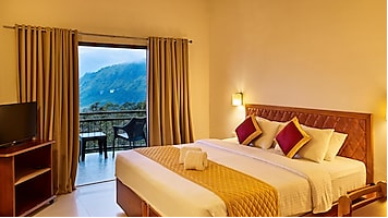 Mountain View room with Pvt balcony