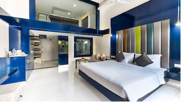 Grande Duplex with Balcony