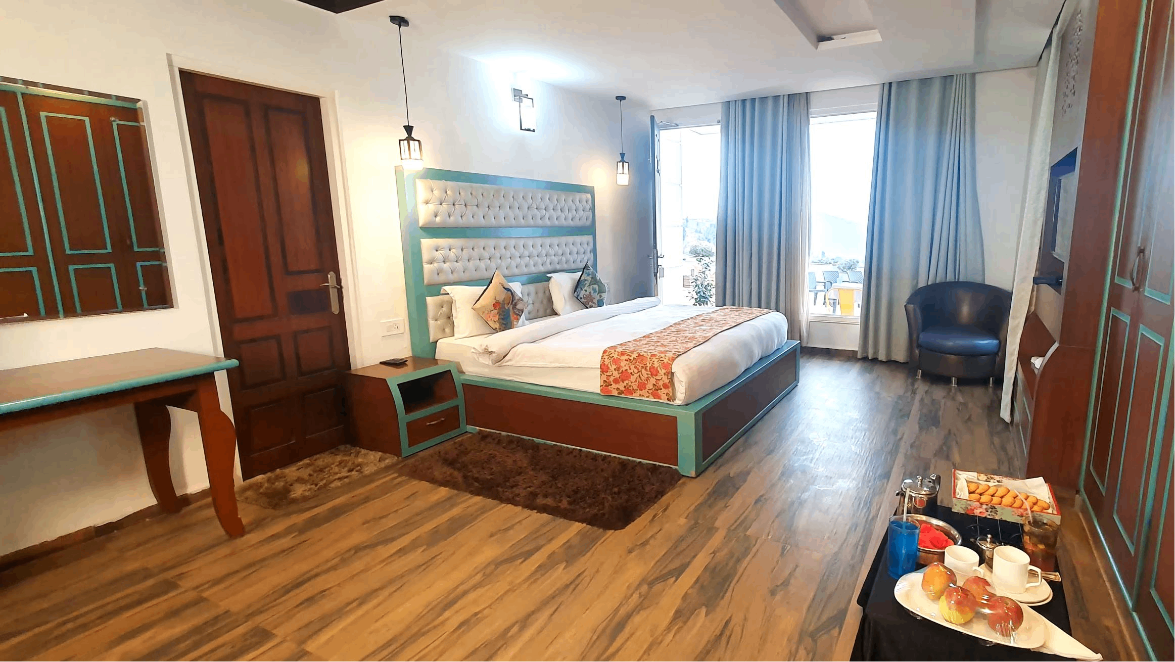 Himalayan Luxury Deluxe Suite 1BR Mountain View Balcony