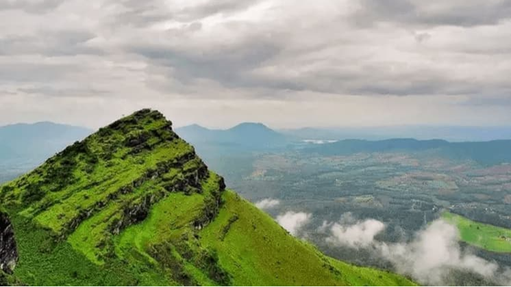 Baba Budangiri (Datta Peeta)