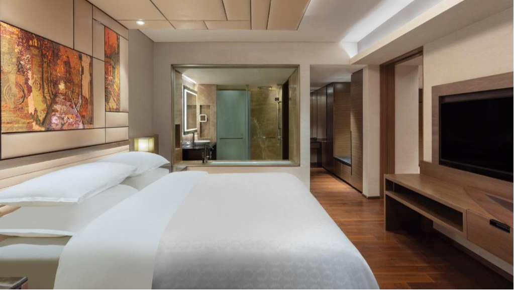 Junior Kitchenette Suite with Club lounge access