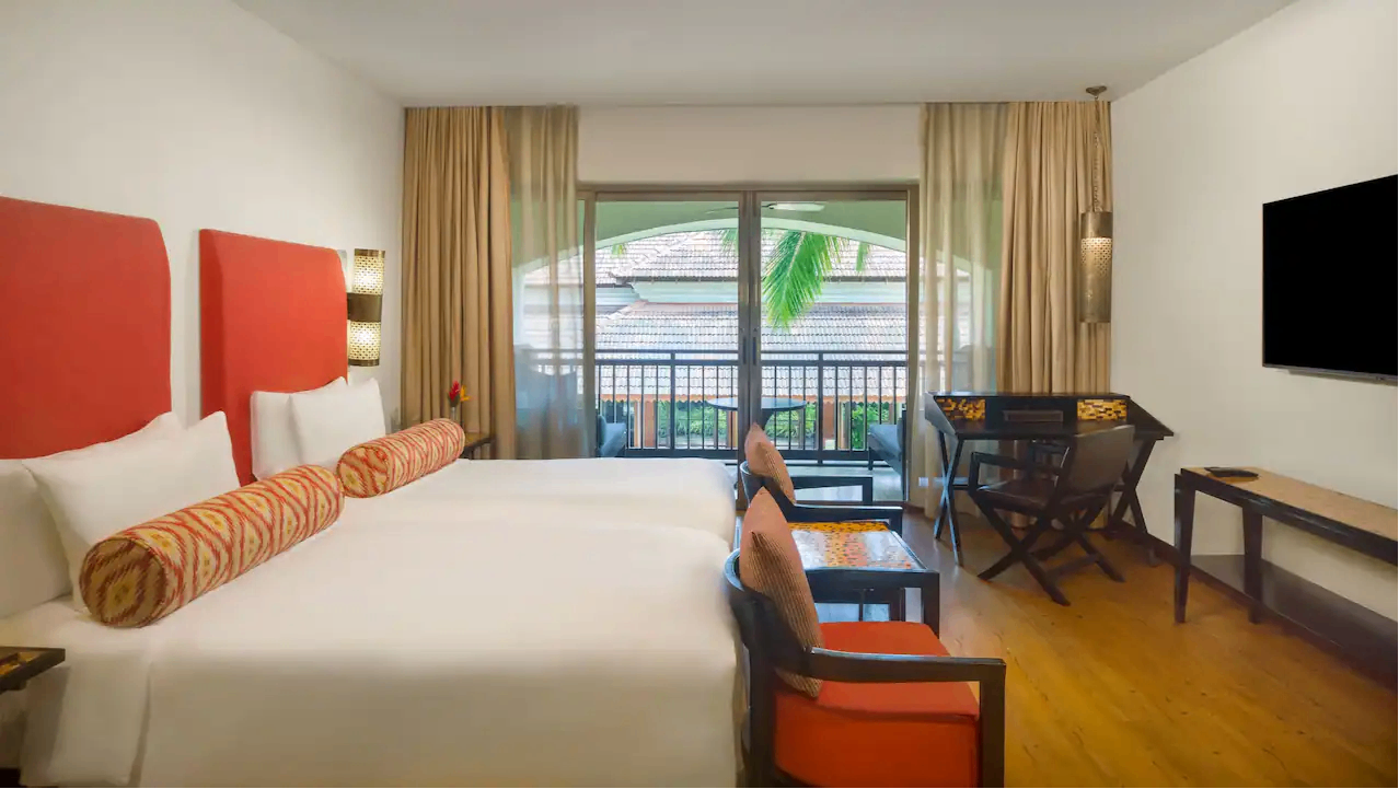 Twin Beds Room with Balcony