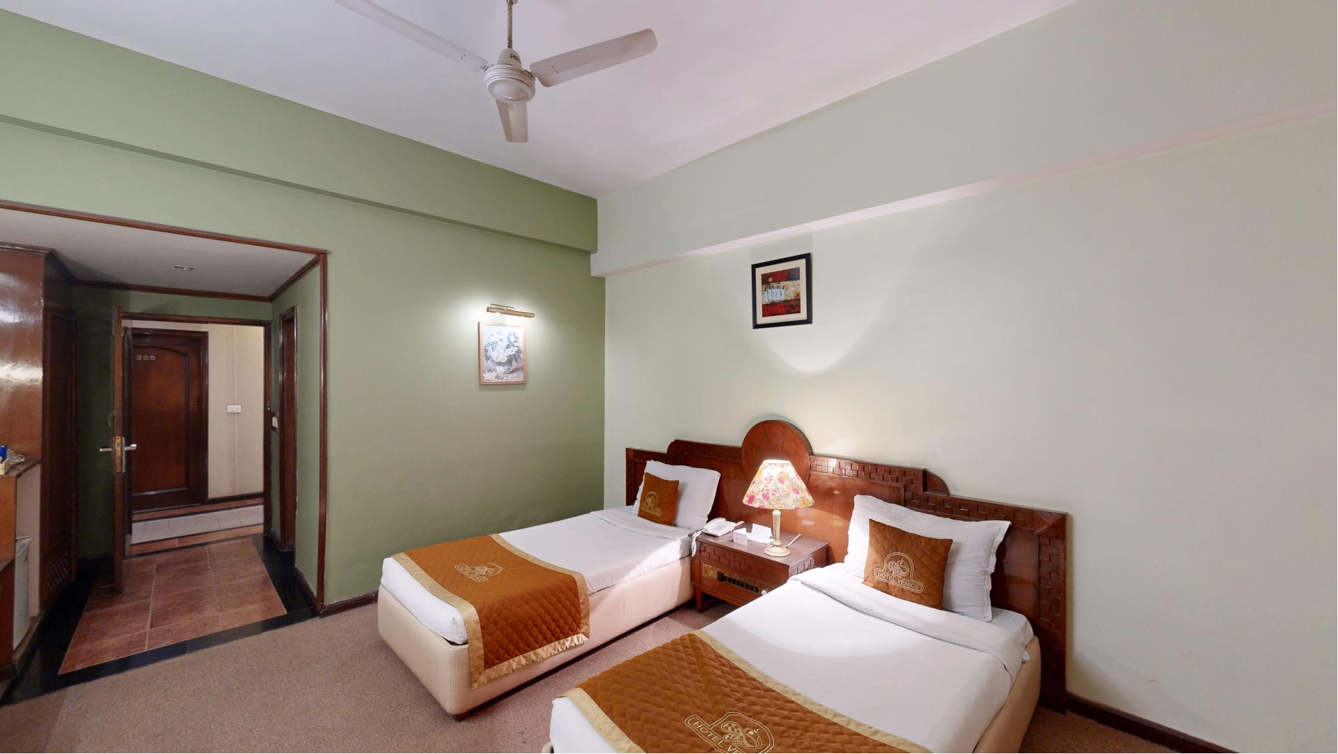 Adjoining Family Room