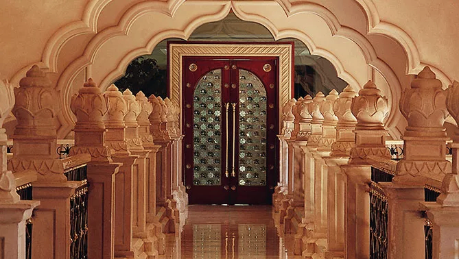 Art Walk at the Palace