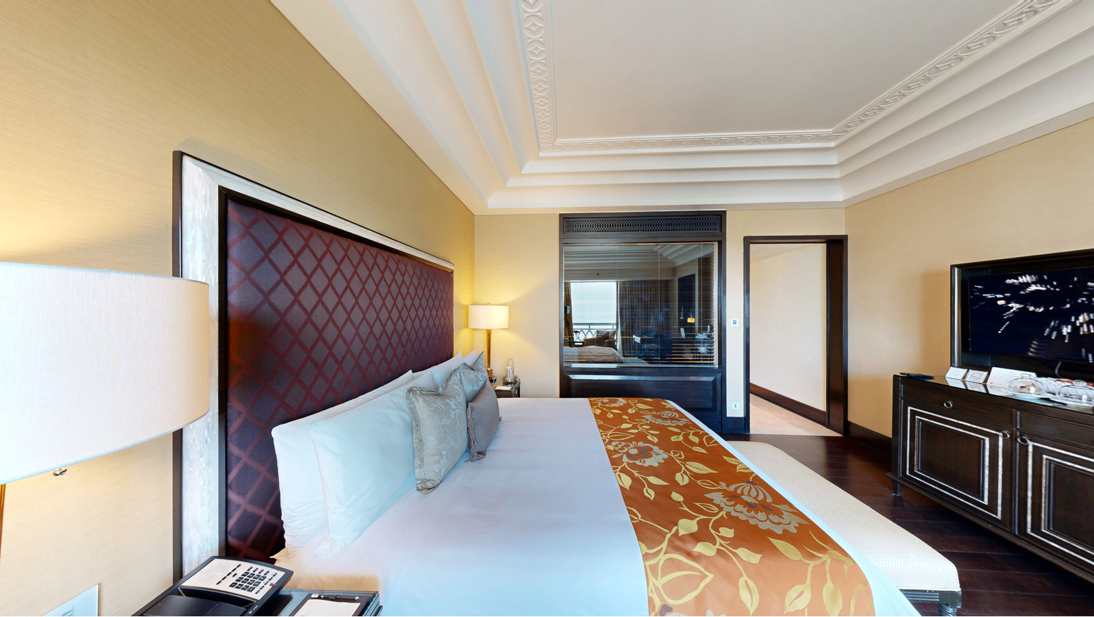 Deluxe Pool View Room