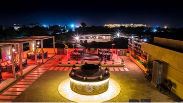 Oasis (Open Central Courtyard)