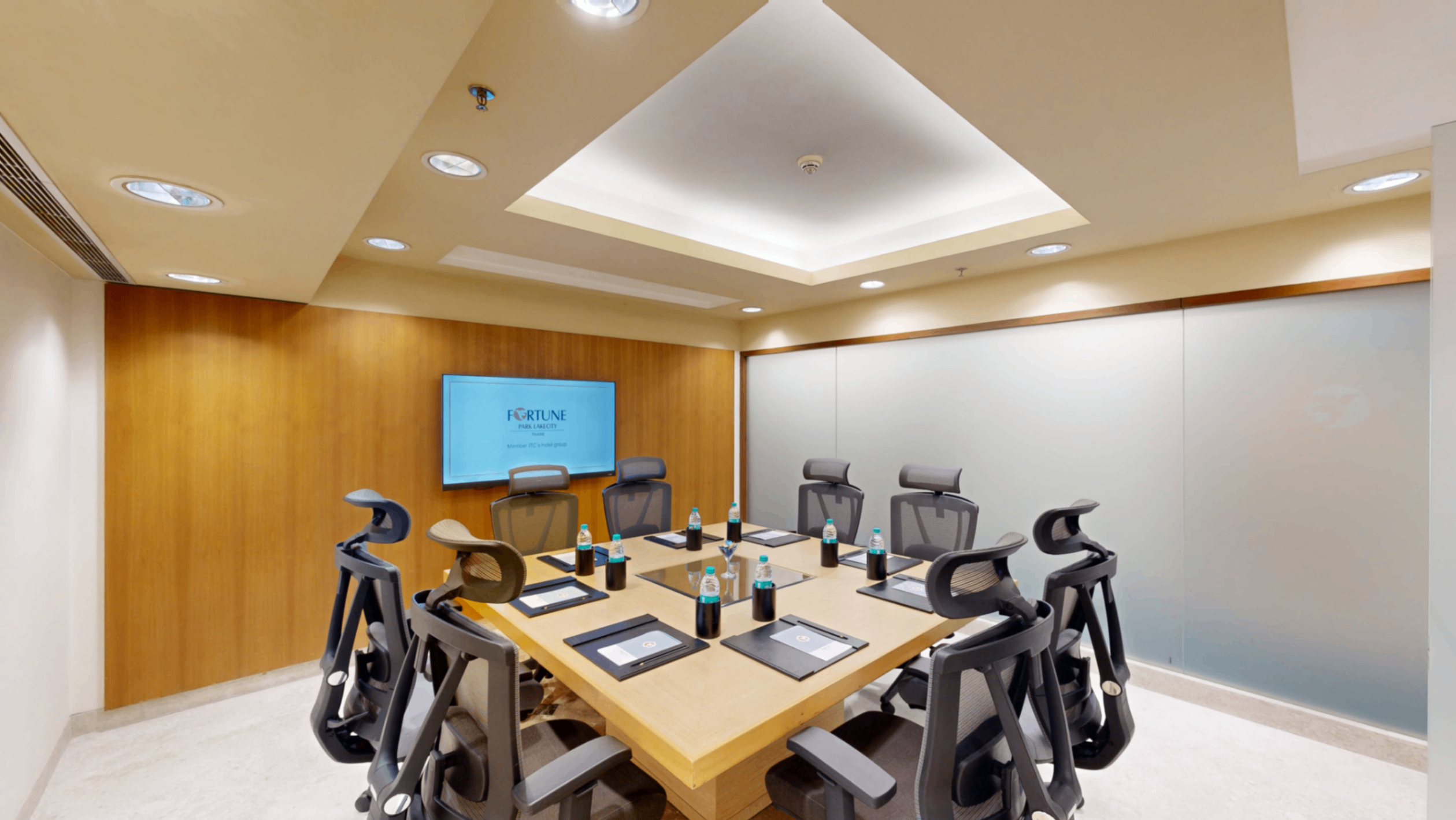 7th Floor Meeting Room