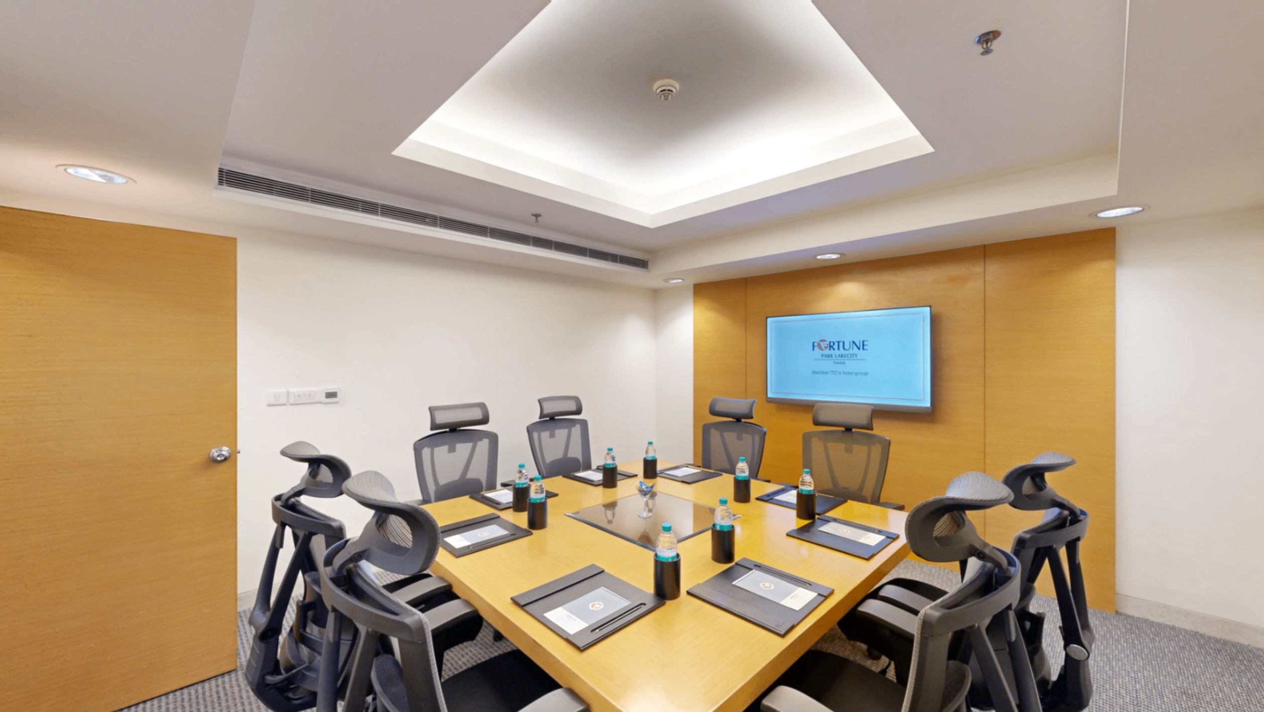 8th Floor Meeting Room