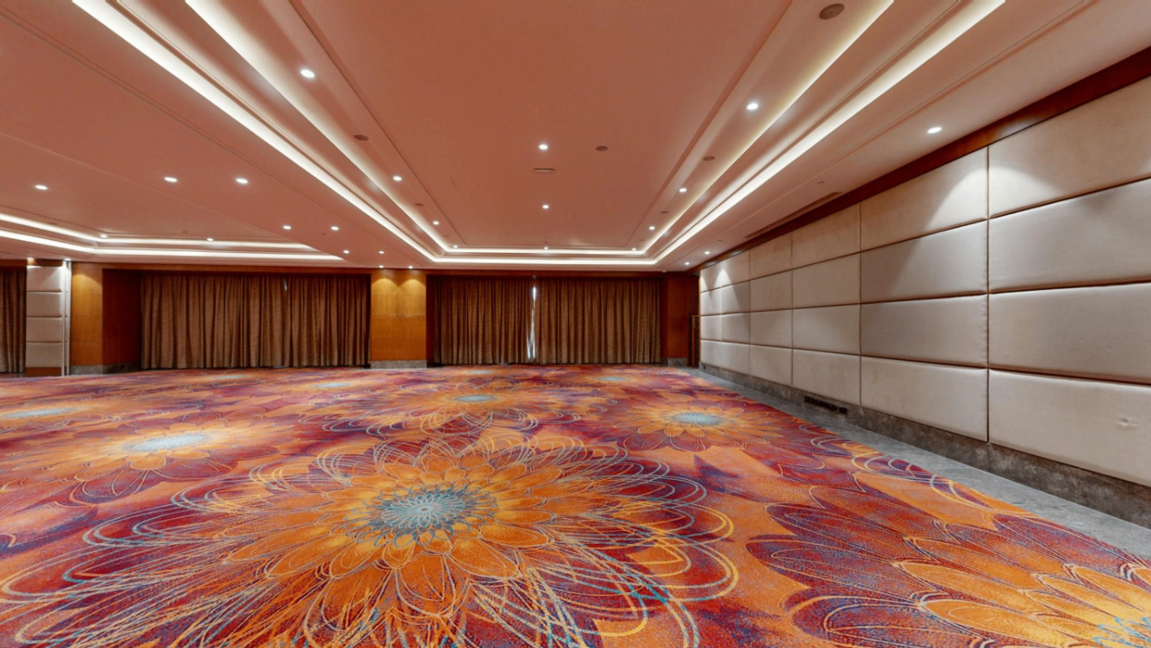 Royal Room 1
