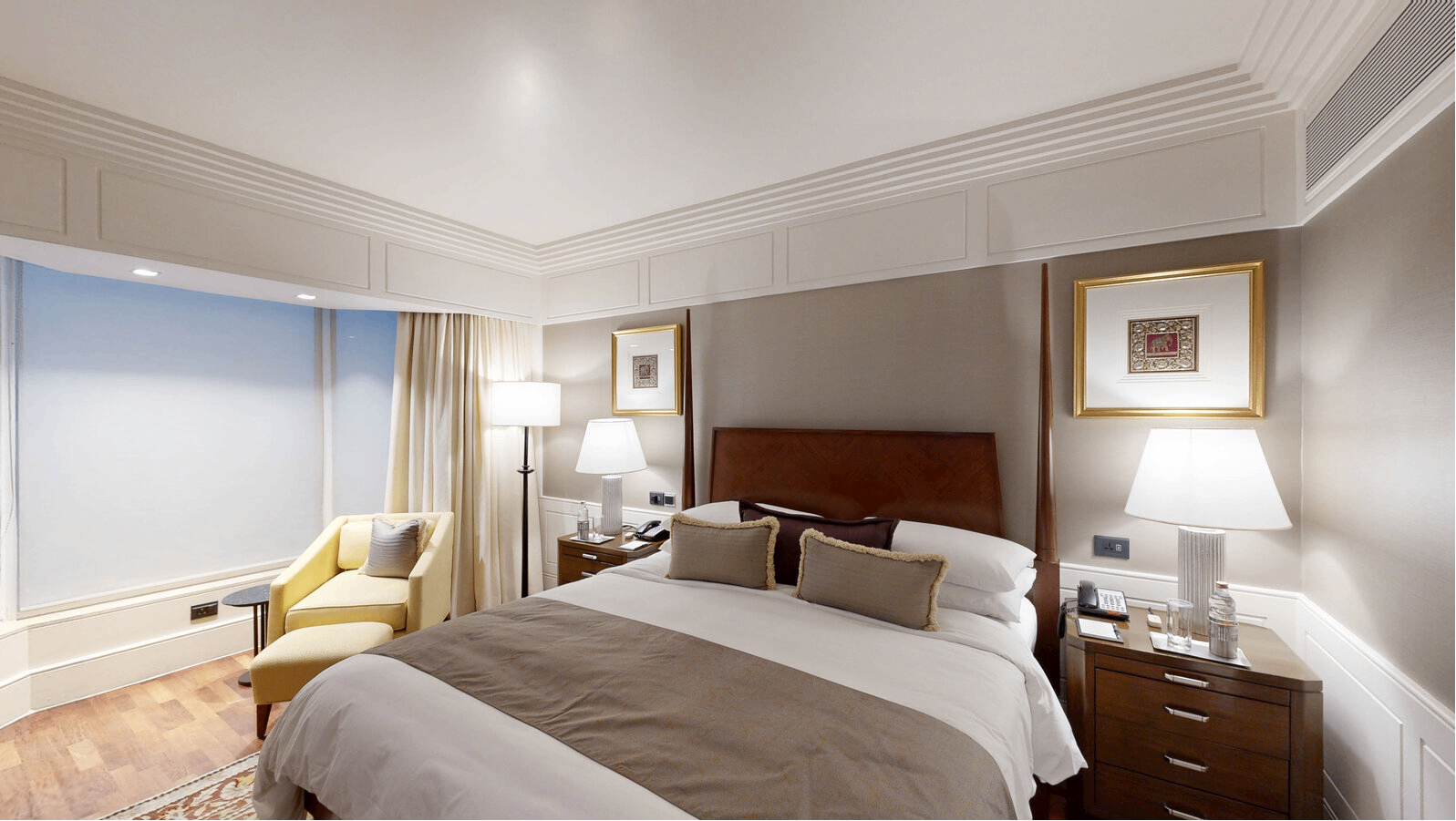 Royal Club Parlor Suite